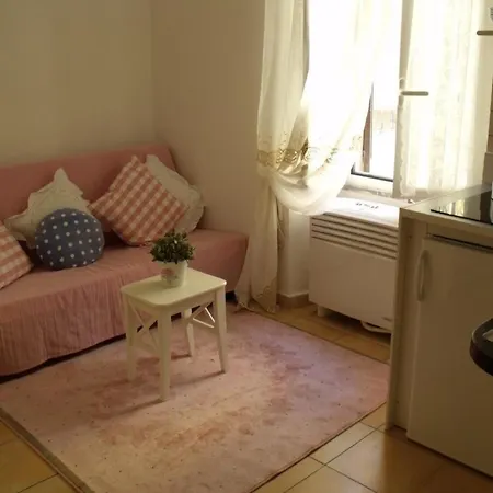 Romantisches Und Unabhangiges Studio Im Lebendigsten Viertel Von Apartment Rome