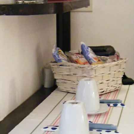 Romantisches Und Unabhangiges Studio Im Lebendigsten Viertel Von * Rome