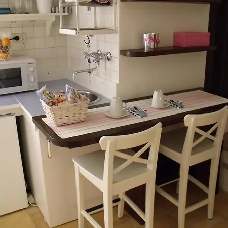 Apartment Romantisches Und Unabhangiges Studio Im Lebendigsten Viertel Von Rome